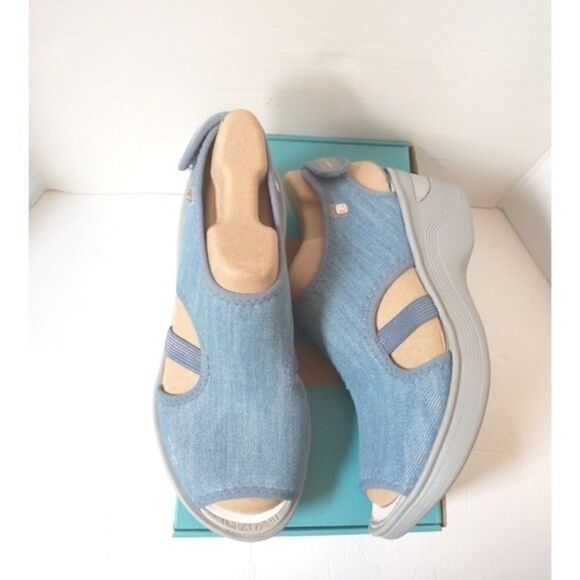 New! BZEES Dream Ankle Strap Wedge Sandals Shoes Blue Denim Machine Washable 9W - Picture 4 of 6